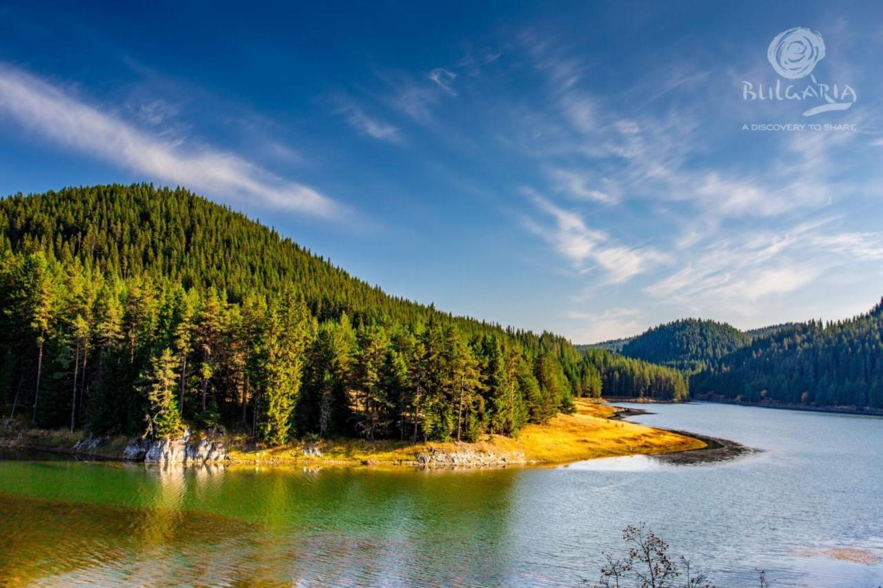 "Моето Любимо Място", Смолянски Езера - "My Favorite Place", Smolyan Lakes المظهر الخارجي الصورة
