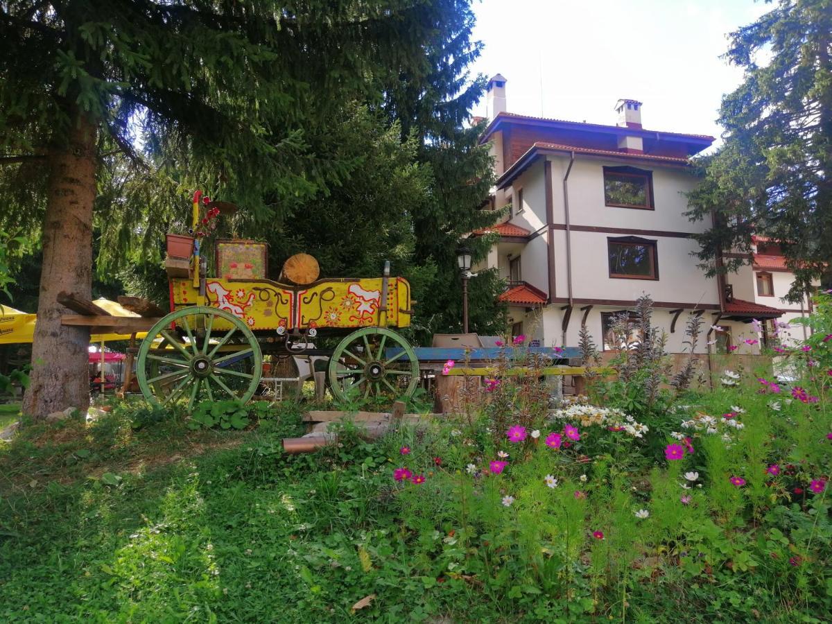 "Моето Любимо Място", Смолянски Езера - "My Favorite Place", Smolyan Lakes المظهر الخارجي الصورة